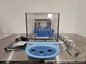 Thermo Scientific SHKE4450 MaxQ 4450 Incubating Orbital Shaker