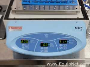 Thermo Scientific SHKE4450 MaxQ 4450 Incubating Orbital Shaker
