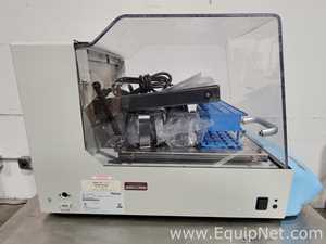 Thermo Scientific SHKE4450 MaxQ 4450 Incubating Orbital Shaker