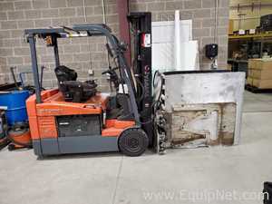 Toyota 7FBEU20 Fork Lift Truck w/carton clamps and load cell