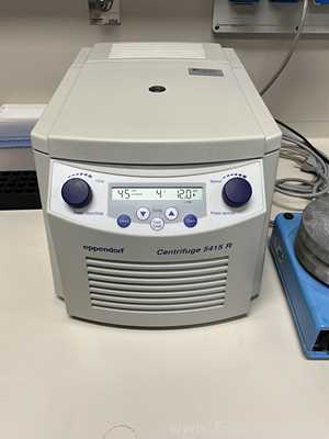 Centrífuga para Laboratórios Eppendorf 5415 R