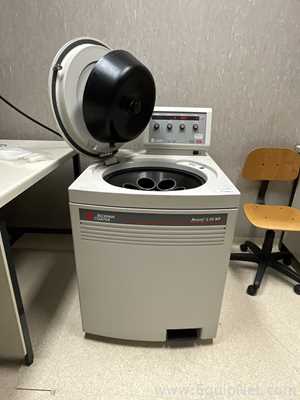 Beckman Coulter Avanti J-20 XP Refrigerated Laboratory Centrifuge