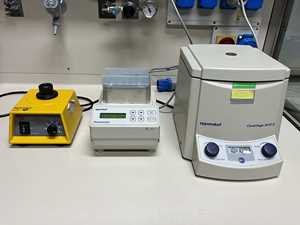 Lote de 3 Equipos Diversos de Laboratorio Various 