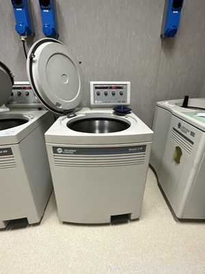 Beckman Coulter Avanti J-20 Refrigerated Laboratory Centrifuge