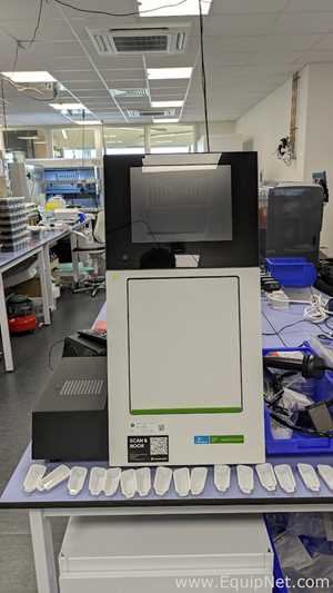 Perkin Elmer LabChip GX II Touch Nucleic Acid Analyzer