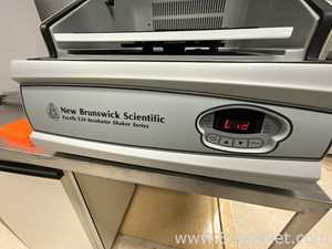 Eppendorf New Brunswick Excella E24R Laboratory Incubator Shaker