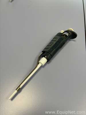 Gilson Pipetman P100, 10-100 uL Pipettor
