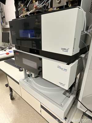 Thermo Scientific Dionex Ultimate 3000 HPLC with Orbitrap Exploris 240 Mass Spectrometer
