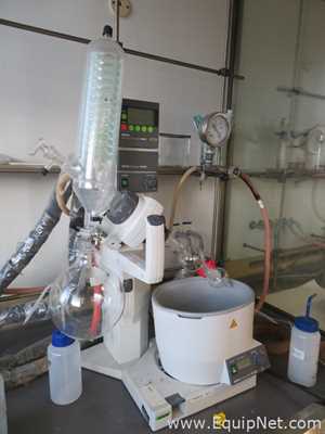 Buchi R-200 Rotavapor with Buchi B-490 Heating Bath and V-800 Vacuum Controller