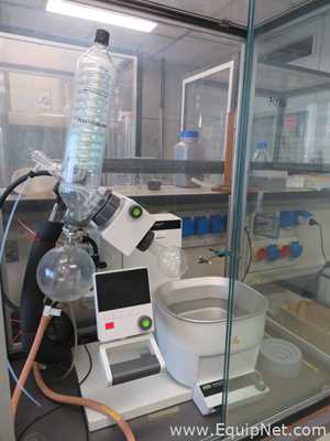 Buchi R-300 Rotary Evaporation System with B-300 Base Heating Bath