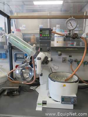 Buchi R-200 Rotavapor with Buchi B-490 Heating Bath and V-800 Vacuum Controller