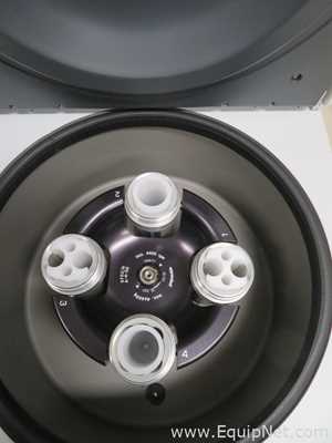 Centrífuga para Laboratórios Eppendorf 5702 R