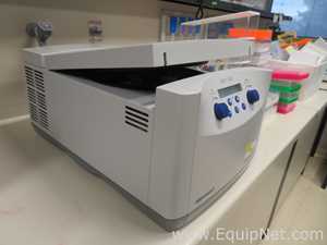 Centrífuga para Laboratórios Eppendorf 5702 R