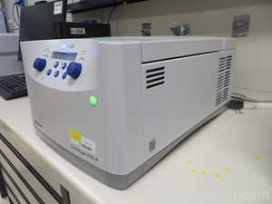 Centrífuga para Laboratórios Eppendorf 5702 R