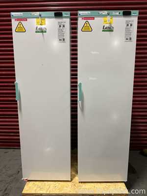 Lote de 2 Refrigeradores Lec Medical  LSFSF312BT