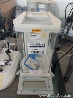 Lot 04 Analytical Scales and 02 Printers