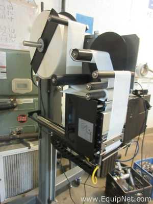 ID技术252型打印机和应用标签系统与佐藤S84。打印引擎