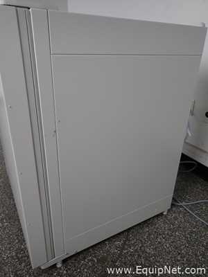 Thermo Scientific HERAcell 240i  CO2 Incubator