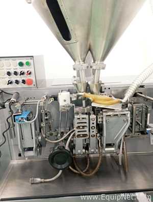 Máquina Vertical Formadora, Envasadora e Seladora Volpak S.130.D