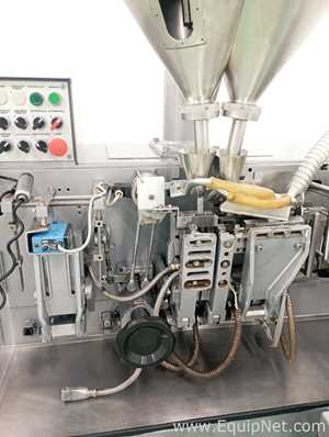 Máquina Vertical Formadora, Envasadora e Seladora Volpak S.130.D