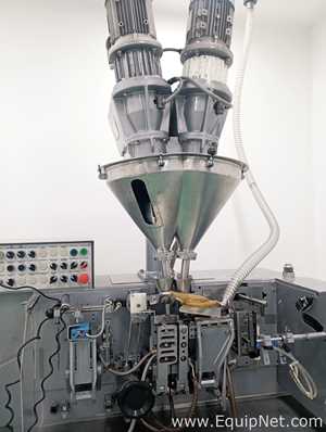 Máquina Vertical Formadora, Envasadora e Seladora Volpak S.130.D