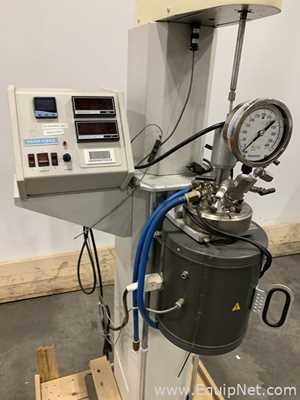 Parr 4536 Floor-stand Reactor with 4843 Temperature Controller
