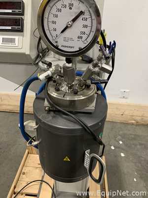 Parr 4536 Floor-stand Reactor with 4843 Temperature Controller