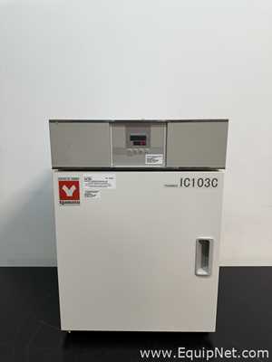 Incubadora Yamato IC103C