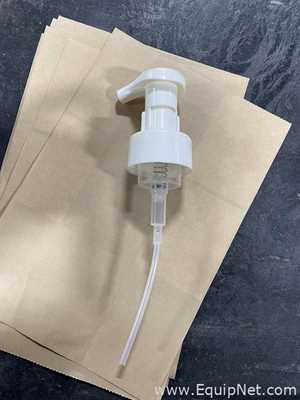 Lot Of Approx 2.400 White Lotion Bottle Pumps And 2.000 Foam Pumps
