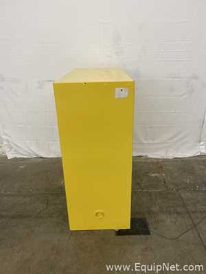 Gabinete de Almacenamiento de Inflamables Eagle  Requisitos de aire 30 GALS