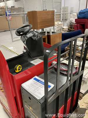 Empilhadeira Raymond  8900