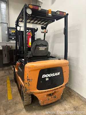Empilhadeira Doosan Infracore B25S-5