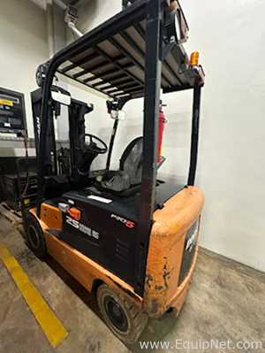 Empilhadeira Doosan Infracore B25S-5