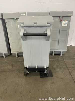 Lote de 5 Equipo o Suministro para Mantenimiento New Pig Spill Caddy