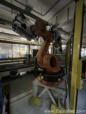 KUKA Roboter GmbH KR 140comp 6 Axis Robot with Enclosure - Line 4