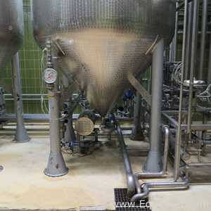 Jedinstvo Zagreb 100 HL - 85 bbl Stainless Steel Vertical Tank