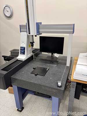 Máquina de Medição de Coordenadas Mitutoyo Corporation CRT-PM574