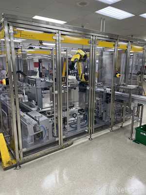 ESS Technologies CEL5-SL Side Load Automatic Robotic Case Packer