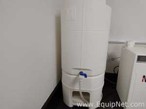 Sistema de Purificación y Destilación de Agua Merck  Elix Essential-15