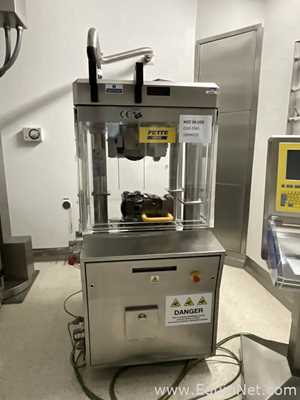 Fette 1200i Rotary Tablet Press with 4 off Spare Turrets, Spare HMI, De-Duster and Metal Detector