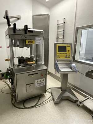 Fette 1200i Rotary Tablet Press with 4 off Spare Turrets, Spare HMI, De-Duster and Metal Detector