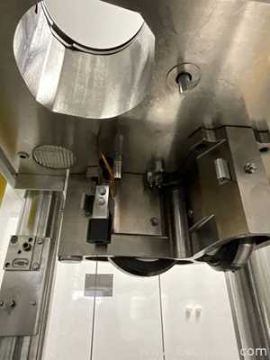 Fette 1200i Rotary Tablet Press with 4 off Spare Turrets, Spare HMI, De-Duster and Metal Detector