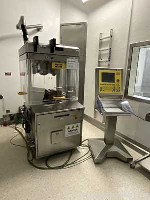 Compressora de Comprimidos Fette 1200i