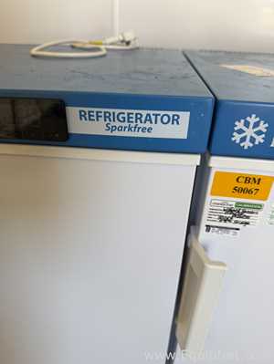 lote de  2 Unidade de Refrigeração Labcold RLPR0517.  130 Litros