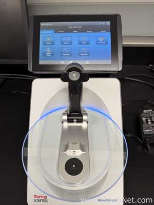 Thermo Scientific NanoDrop One Microvolume UV-Vis Spectrophotometer