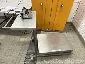 Mettler Toledo KCC300S 300KG Bench Scale with ID1-PLUS Weight Indicator on Trolley