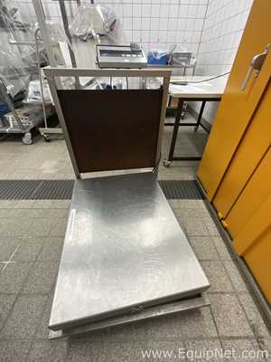 Mettler Toledo KCC300S 300KG Bench Scale with ID1-PLUS Weight Indicator on Trolley