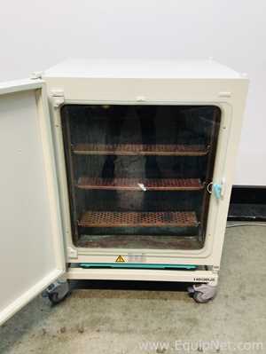 Incubadora Heraeus Heracell 240