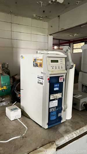 Sistema de Purificação de Água Millipore Milli-Q Gradient com Reservatório Millipore 30 Litros