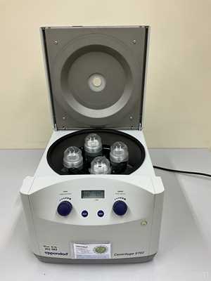Eppendorf 5702 Laboratory Centrifuge